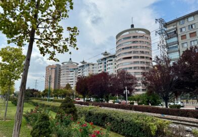 SARIOĞLU EMLAK’TAN UZAYKENT SİTESİ SATILIK ARAKAT DAİRE